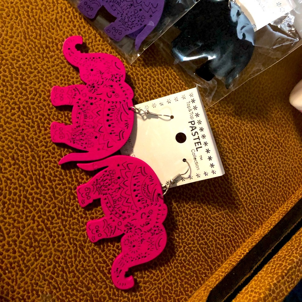 (3)elephant neon wooden fish hook earrings🐘💜💗🖤